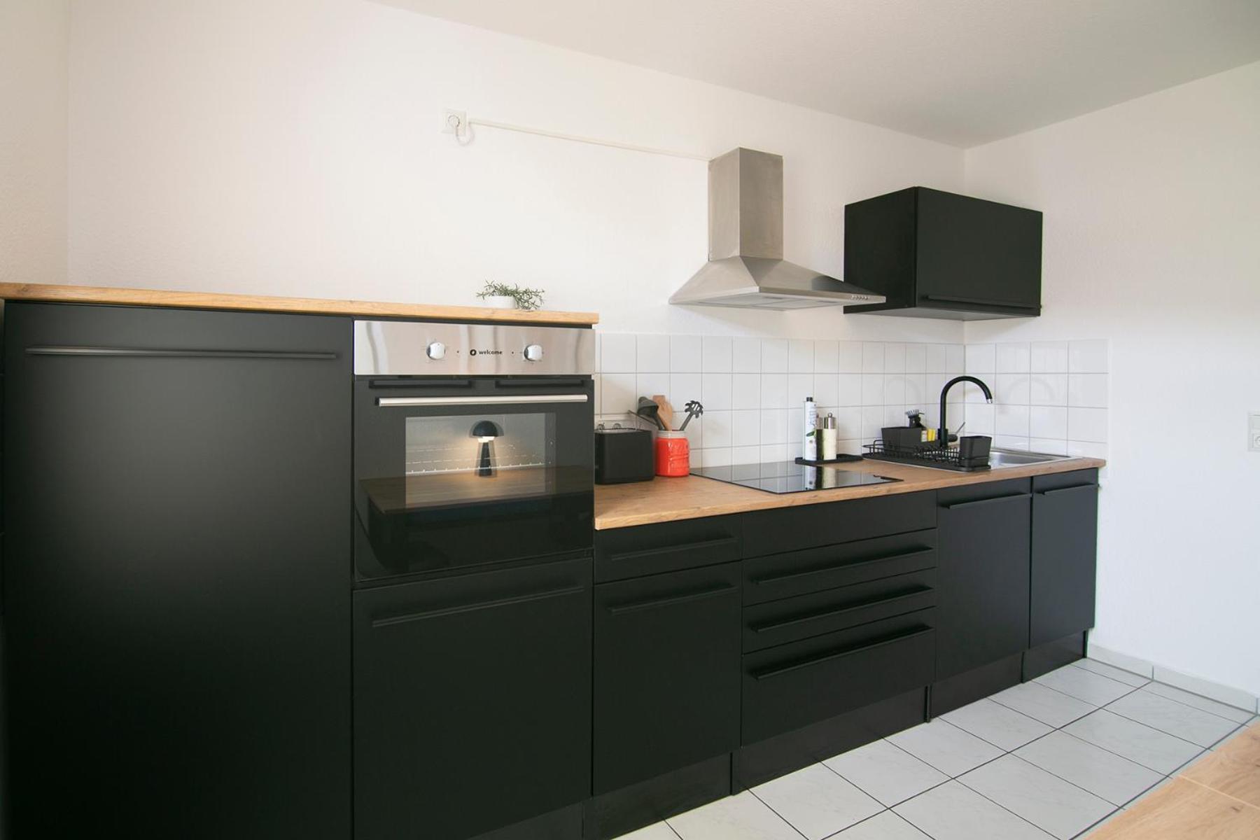 Apartment 2 Zimmer, Bett Und Schlafsofa, Balkon, Waschmaschine L Leipzig