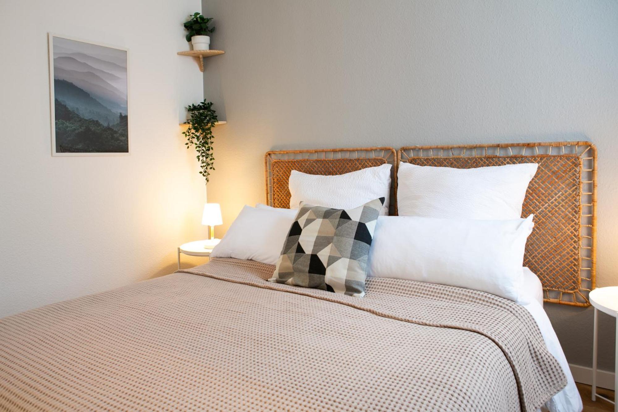 2 Zimmer, Bett Und Schlafsofa, Balkon, Waschmaschine L Apartment *